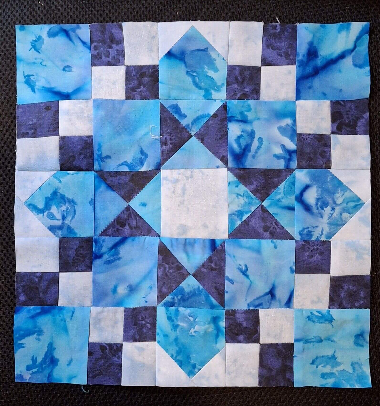 Mysterious Pattern Mystery Quilt 2025 – Step 10 - Quilting With Tamara